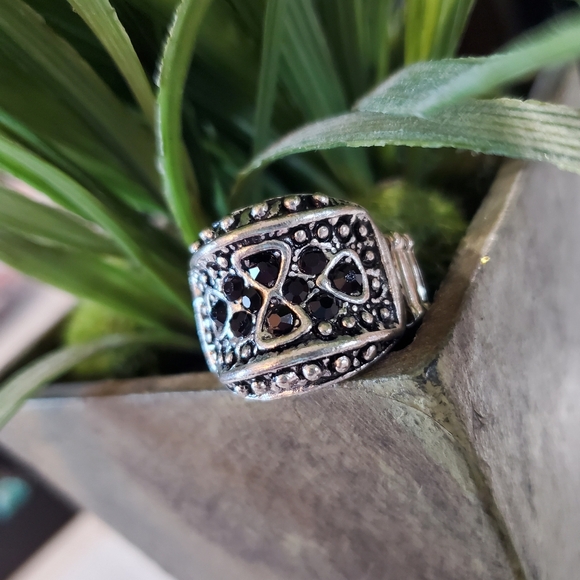 Silver Tone and Black Jewels Stretch Band Ring 💥3 for $24💥 - Picture 16 of 16